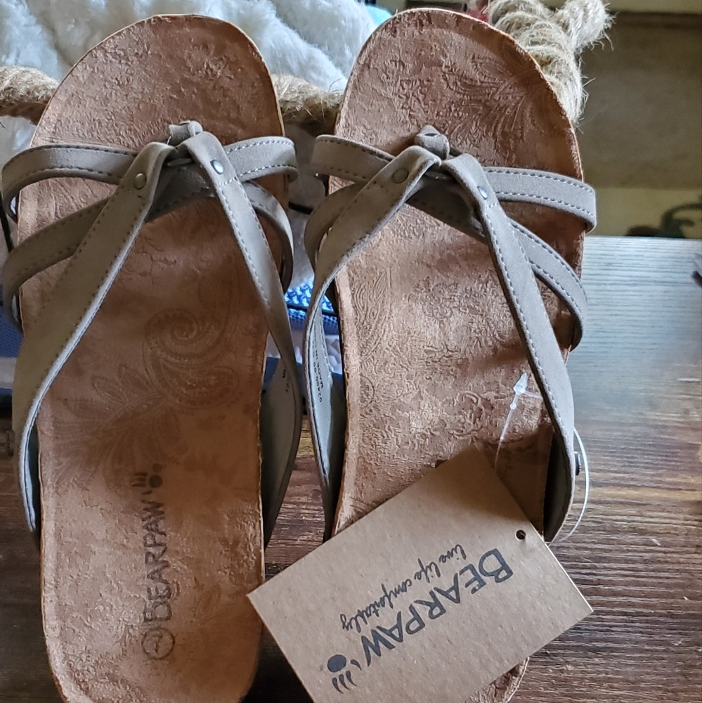 Bearpaw shoes Tan size 7